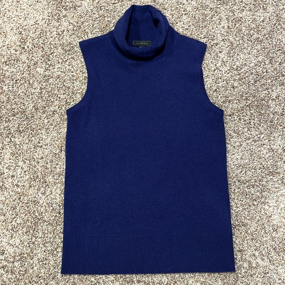 Saks Fifth Avenue sleeveless turtleneck top size S